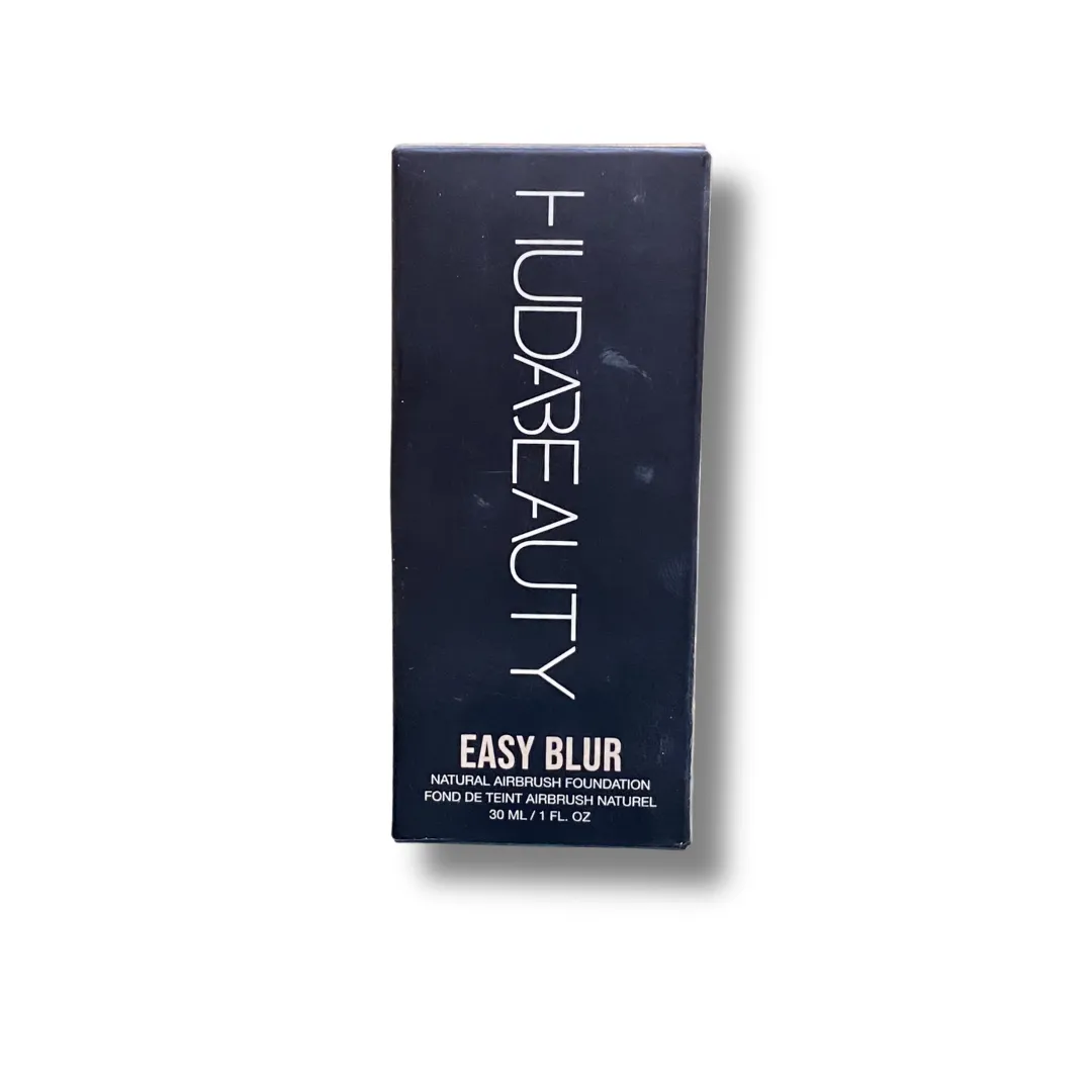 Huda Beauty Easy Blur Airbrush Foundation